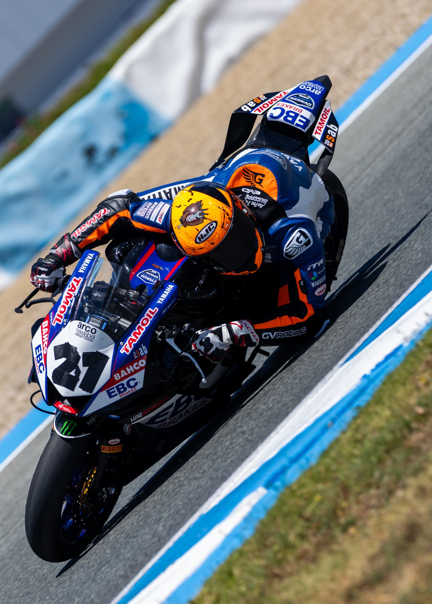 Dean Gouw Racing #21 op het circuit van Jerez